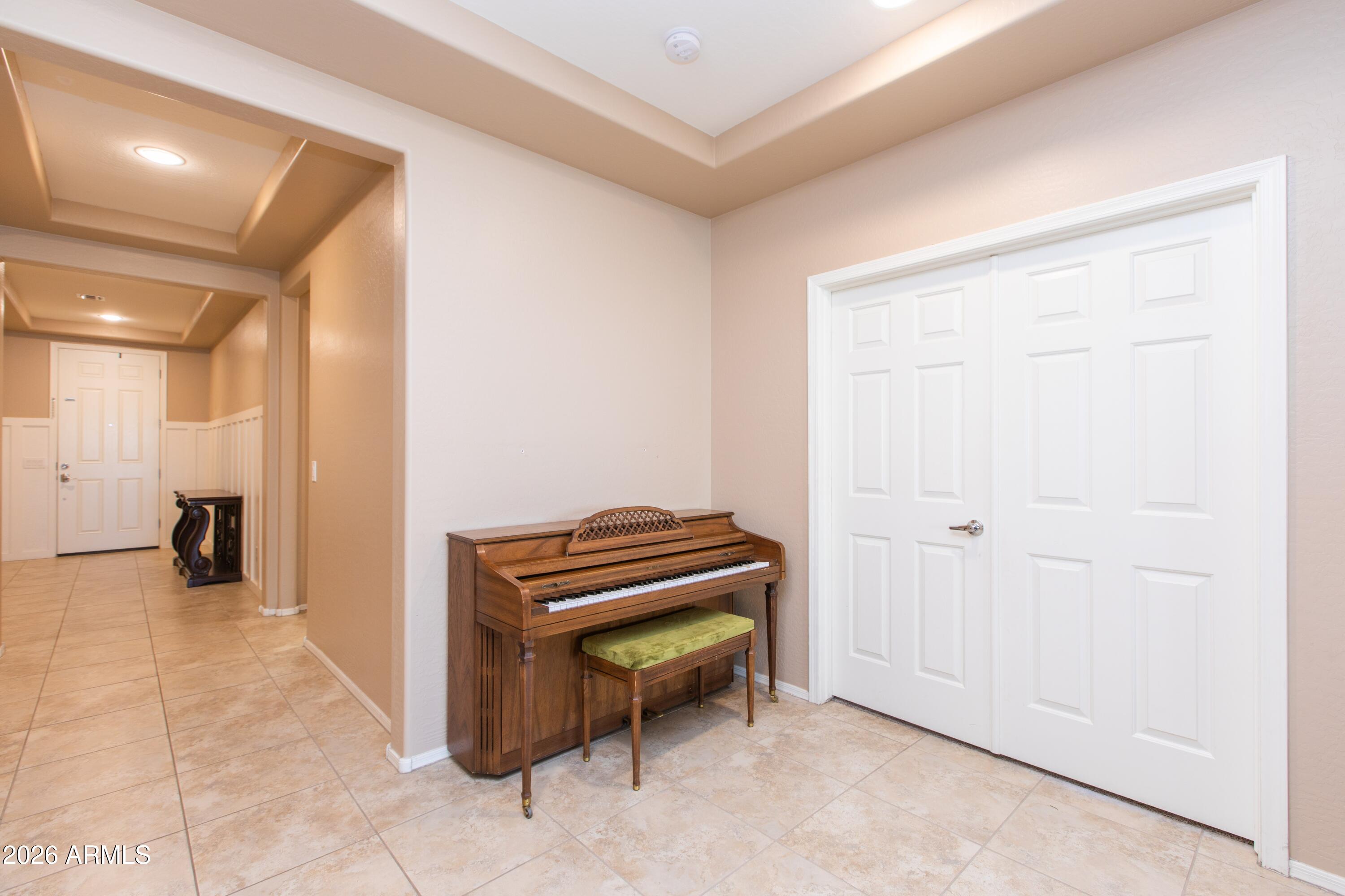 2024 West Rains Way San Tan Valley, AZ 85144 - Photo 10 of 71 Entr-2