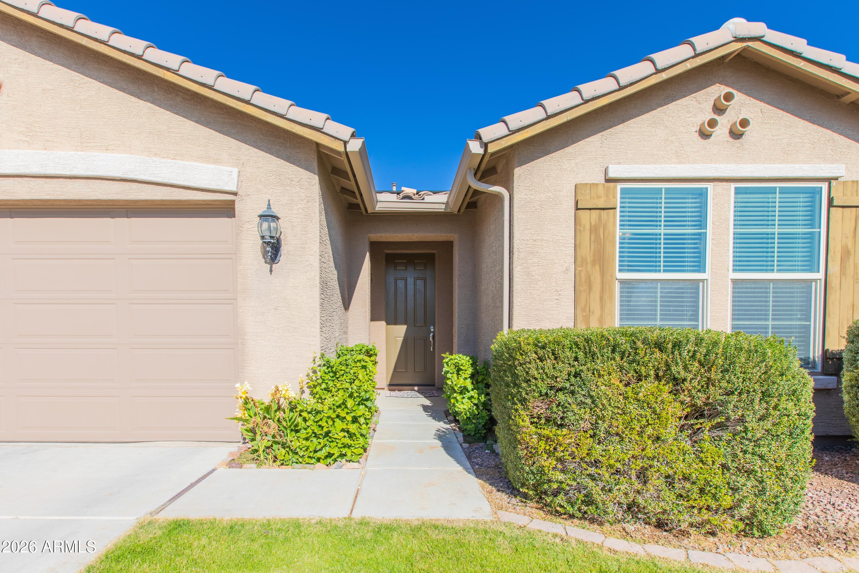 2024 West Rains Way San Tan Valley, AZ 85144 - Photo 7 of 71 Front-6
