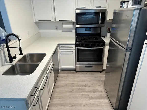 $1,650 | 3155 Casey Drive, Unit 202, Las Vegas, NV 89120