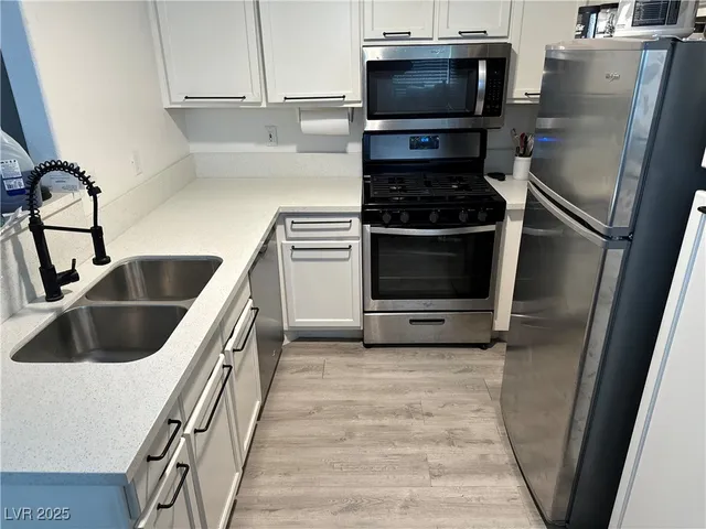 $1,600 | 3155 Casey Drive, Unit 202, Las Vegas, NV 89120