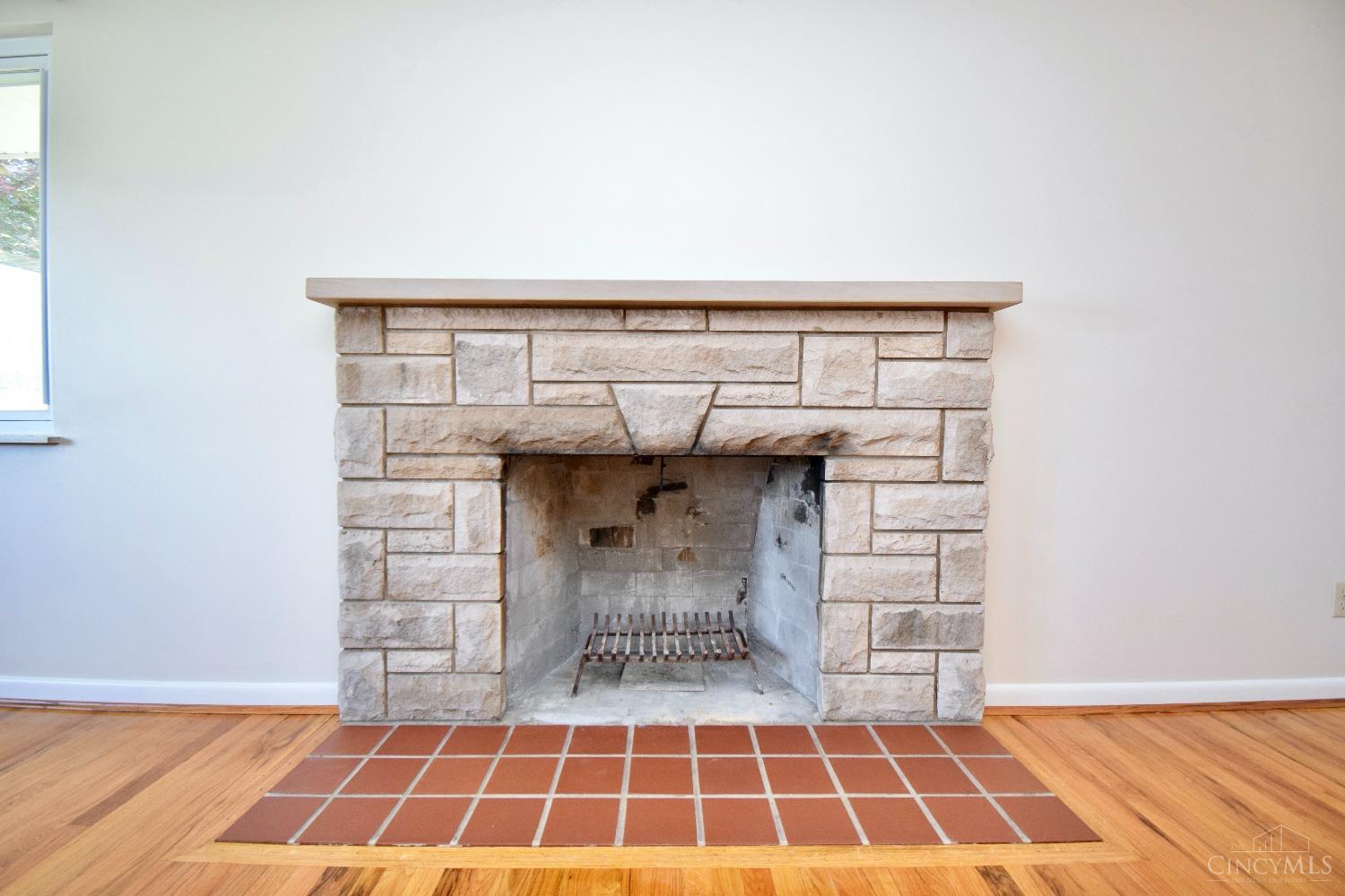3137 Compton Road Cincinnati, OH 45251 - Photo 5 of 37