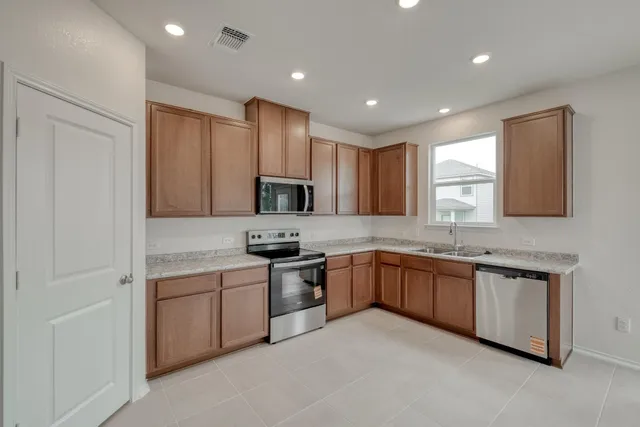 $318,849 | 256 Feathers Street, Jarrell, TX 76537