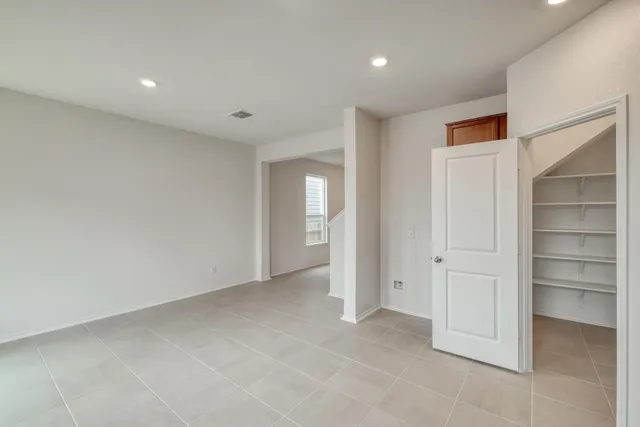 $318,849 | 256 Feathers Street, Jarrell, TX 76537