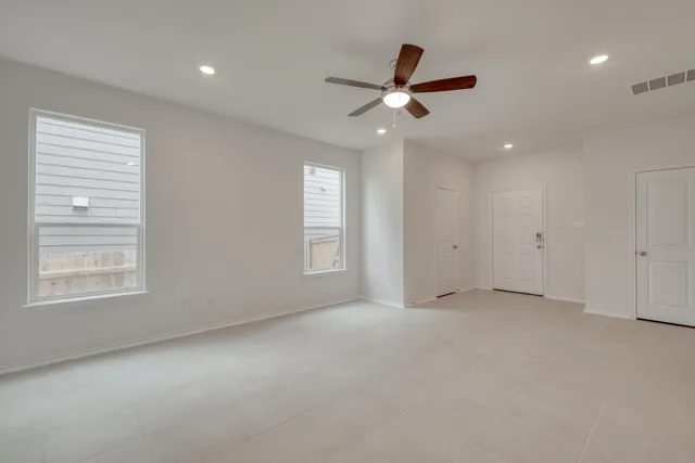 $318,849 | 256 Feathers Street, Jarrell, TX 76537