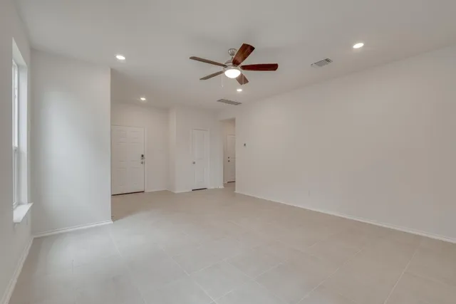 $318,849 | 256 Feathers Street, Jarrell, TX 76537