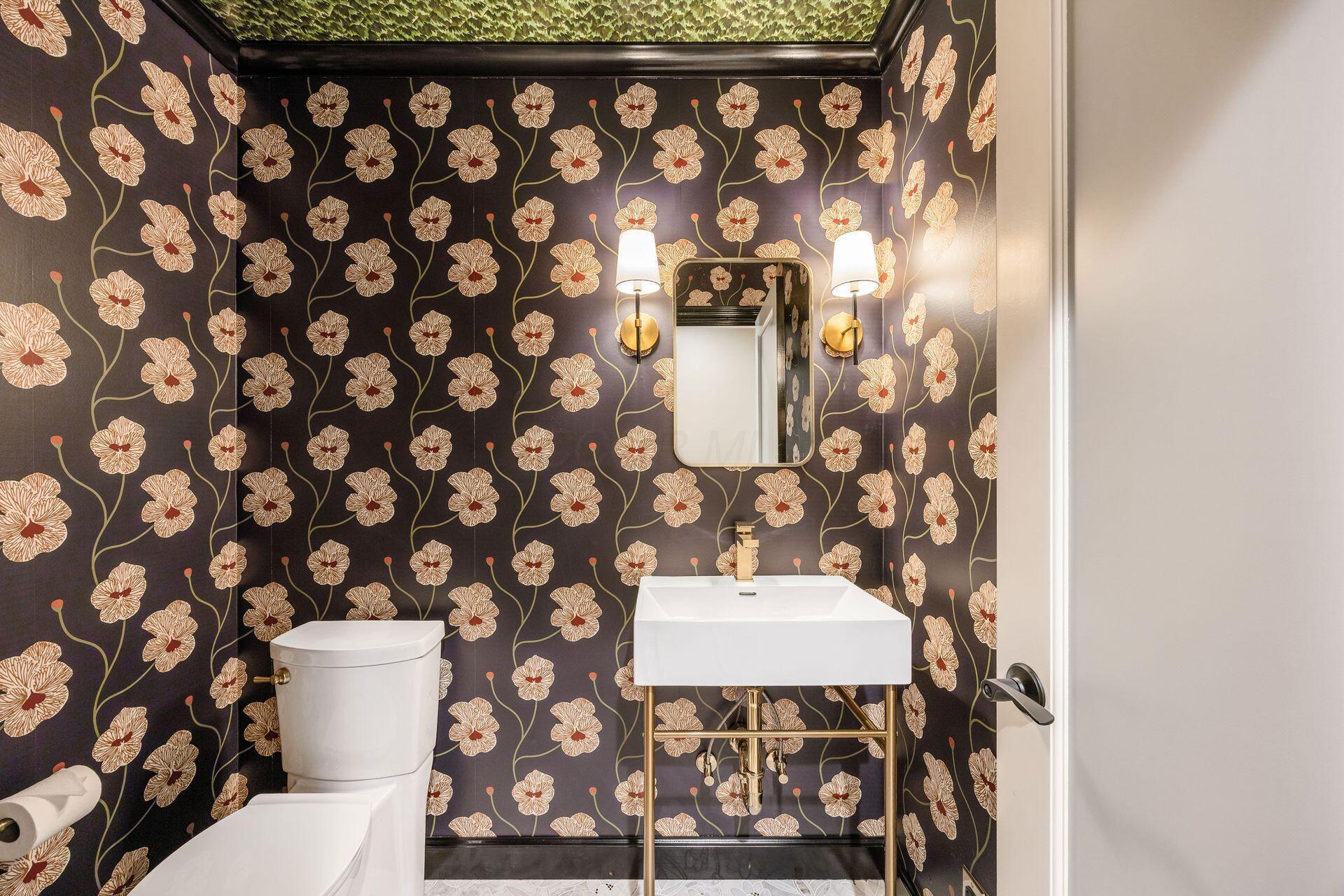2841 Doncaster Road Columbus, OH 43221 - Photo 51 of 72 Powder Room