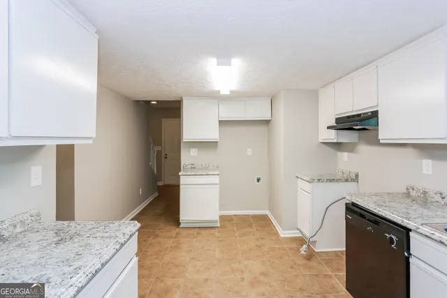 $1,670 | 830 Durham Crossing, Stone Mountain, GA 30083