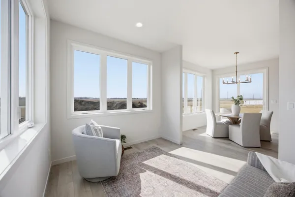 $879,900 | 1572 75th Avenue South, Fargo, ND 58104