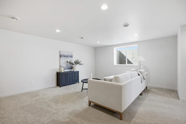 $879,900 | 1572 75th Avenue South, Fargo, ND 58104