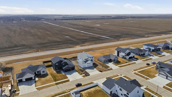 $879,900 | 1572 75th Avenue South, Fargo, ND 58104