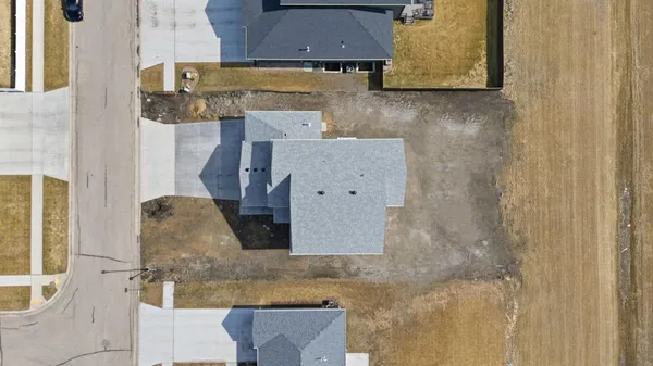 $879,900 | 1572 75th Avenue South, Fargo, ND 58104