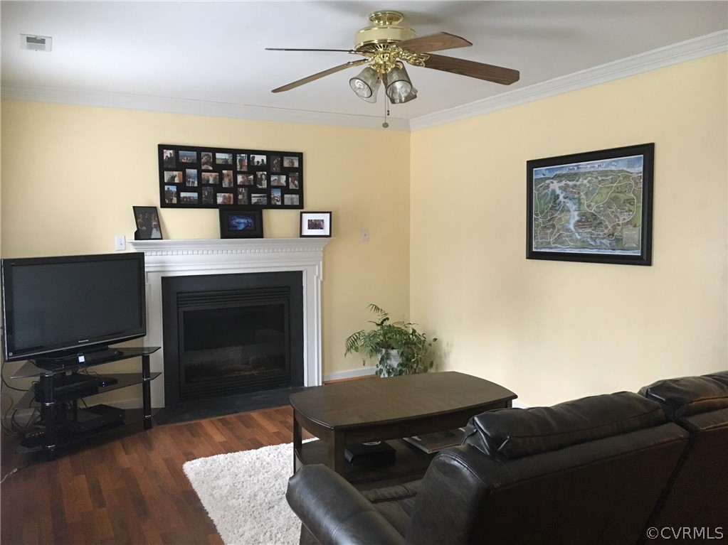 10301 Natural Bridge Road Chesterfield, VA 23236 - Photo 4 of 18 Living Room