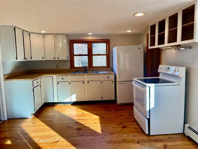 $299,900 | 10 Kasseys Way, Unit 1, Westbrook, ME 04092