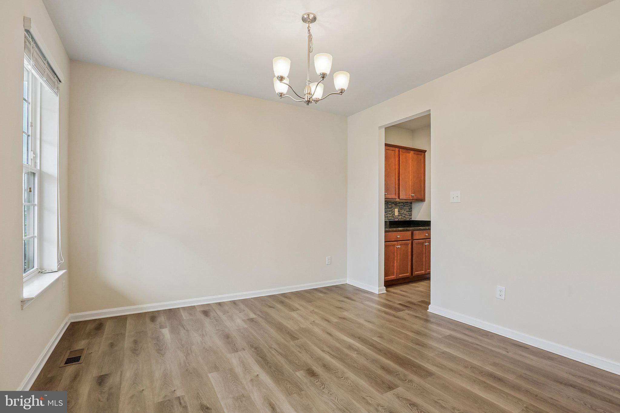 682 Stonegate Road Westminster, MD 21157 - Photo 5 of 56 Gallery Image 5