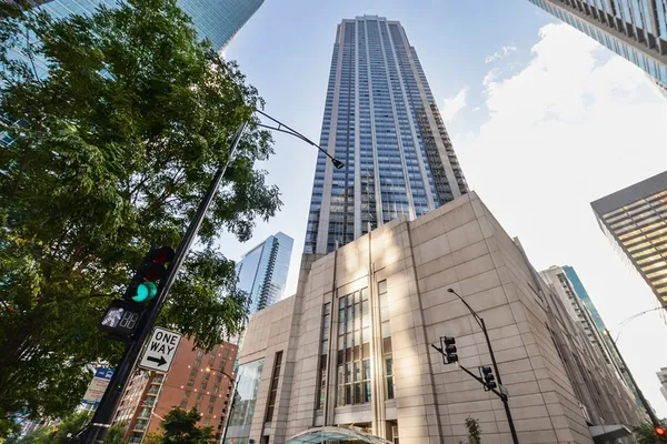 $215,000 | 512 North McClurg Court, Unit 1509, Chicago, IL 60611