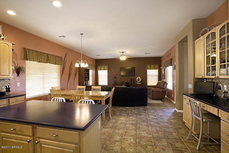 816 East Desert Ranch Road Phoenix, AZ 85086 - Photo 4 of 5 Family Room
