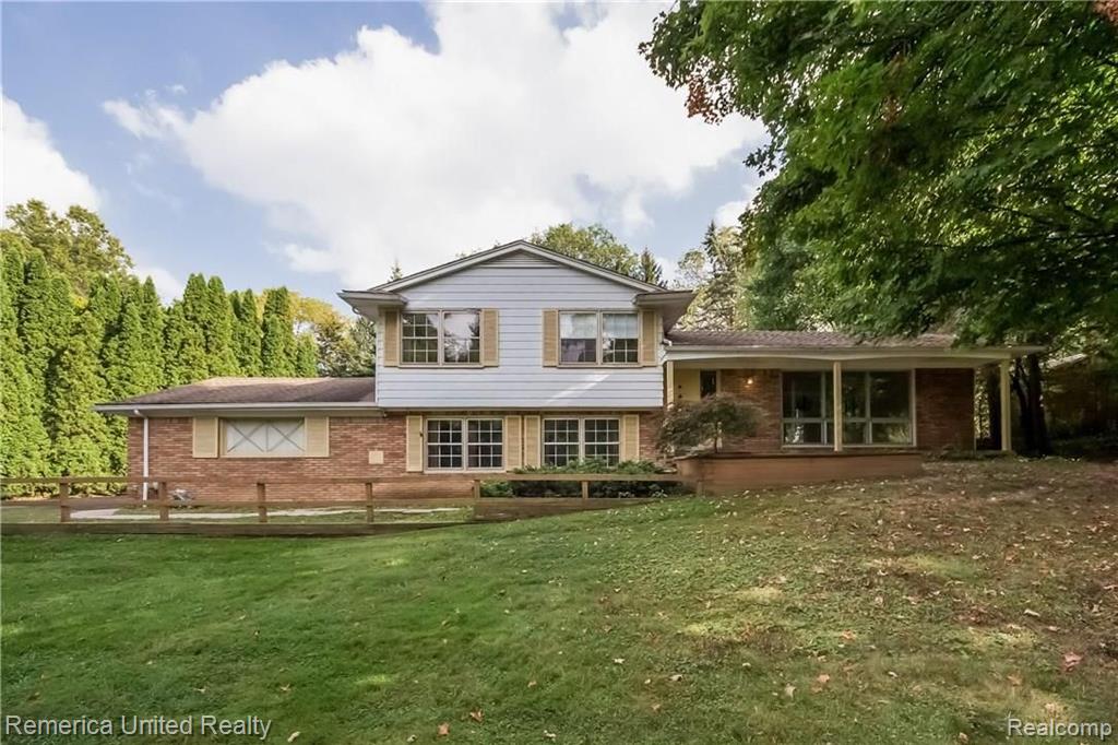 36203 Paddleford Road Farmington Hills, MI 48331 - Photo 1 of 42