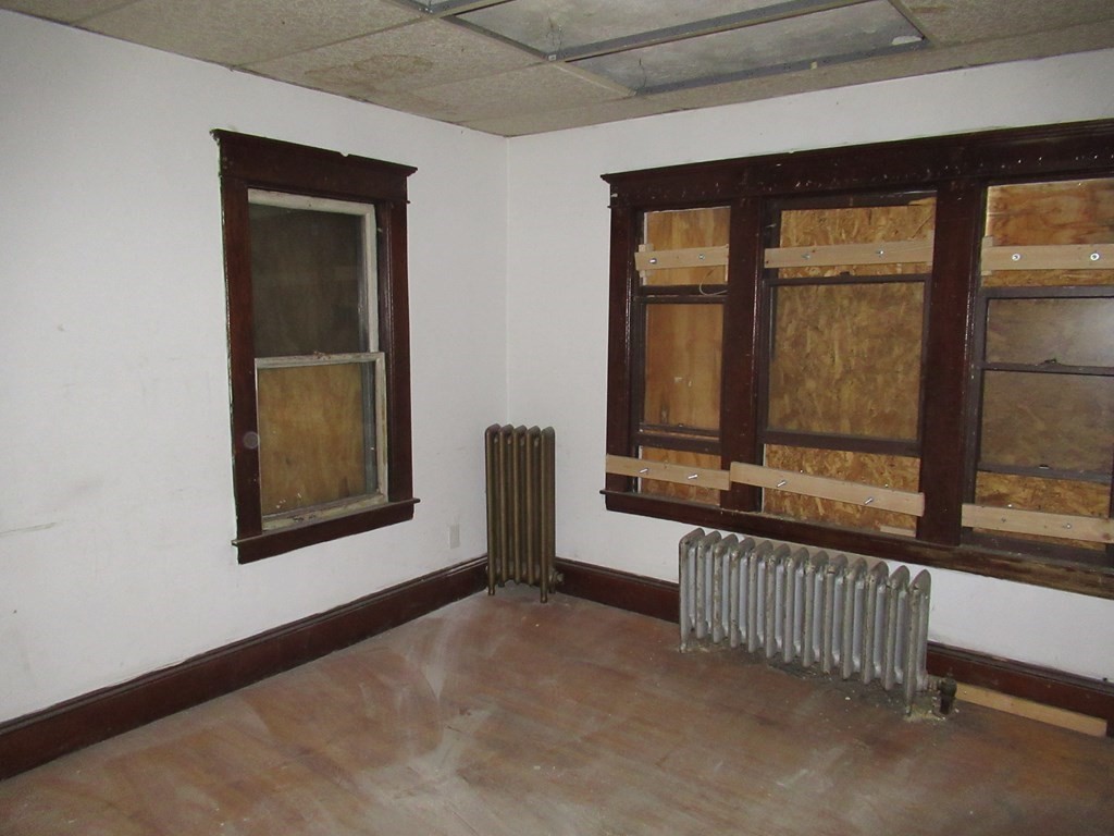 61-63 Draper Street Springfield, MA 01108 - Photo 5 of 23