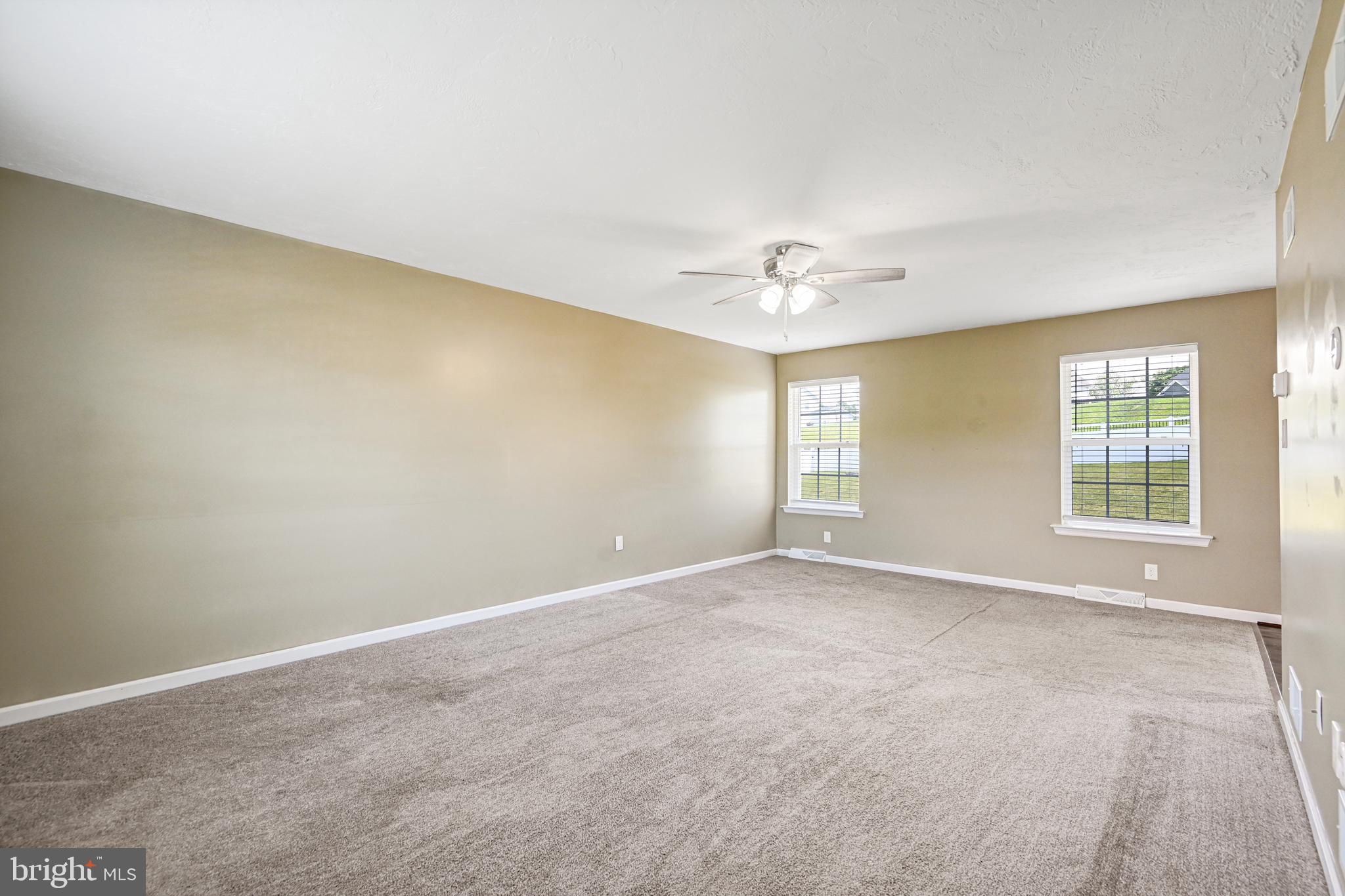 905 Ripple Drive Hanover, PA 17331 - Photo 8 of 35