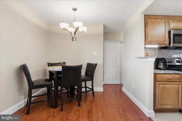 $320,000 | 6300 Stevenson Avenue, Unit 1122, Alexandria, VA 22304