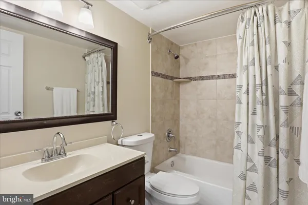 $320,000 | 6300 Stevenson Avenue, Unit 1122, Alexandria, VA 22304