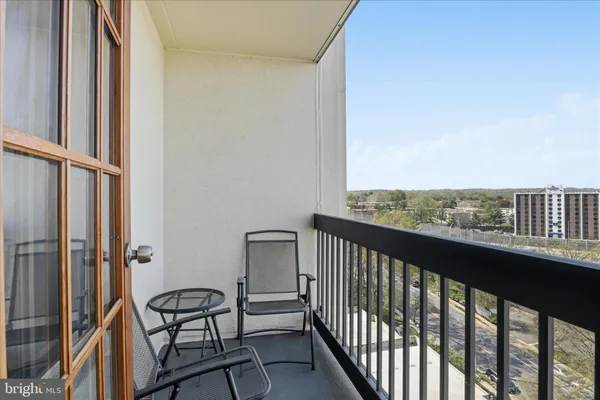 $320,000 | 6300 Stevenson Avenue, Unit 1122, Alexandria, VA 22304