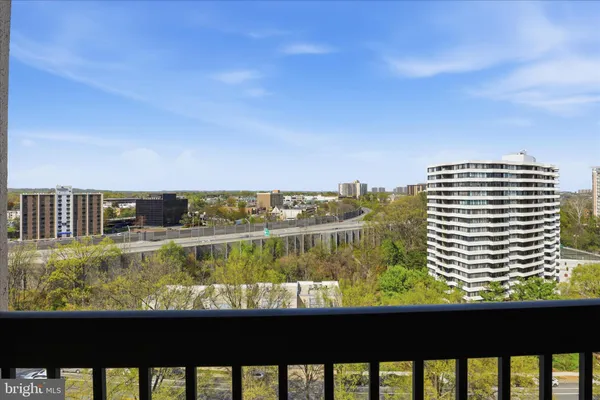 $320,000 | 6300 Stevenson Avenue, Unit 1122, Alexandria, VA 22304