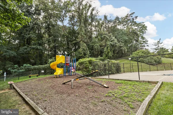 $320,000 | 6300 Stevenson Avenue, Unit 1122, Alexandria, VA 22304