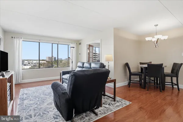 $320,000 | 6300 Stevenson Avenue, Unit 1122, Alexandria, VA 22304