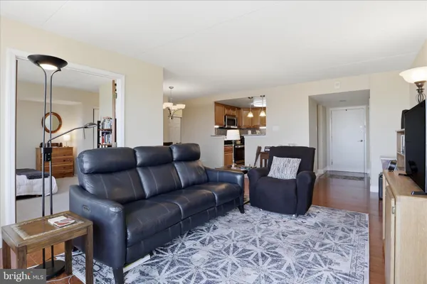 $320,000 | 6300 Stevenson Avenue, Unit 1122, Alexandria, VA 22304