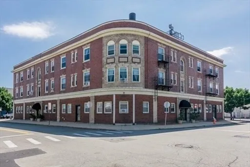 $299,900 | 267 Washington Avenue, Unit 6, Winthrop, MA 02152