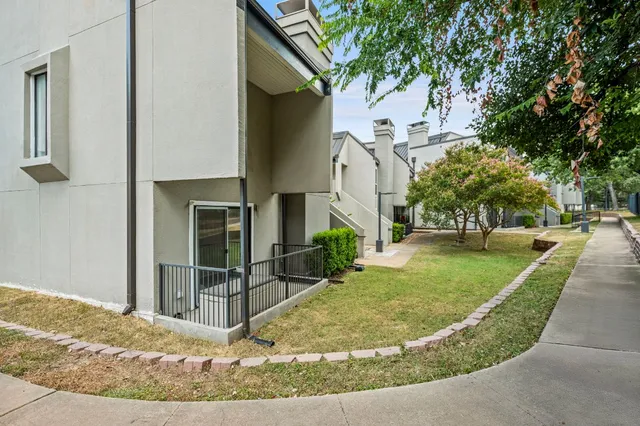 $262,000 | 935 La Posada Drive, Unit 148, Austin, TX 78752