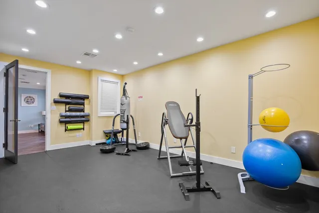 $262,000 | 935 La Posada Drive, Unit 148, Austin, TX 78752