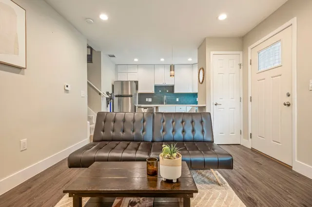 $262,000 | 935 La Posada Drive, Unit 148, Austin, TX 78752