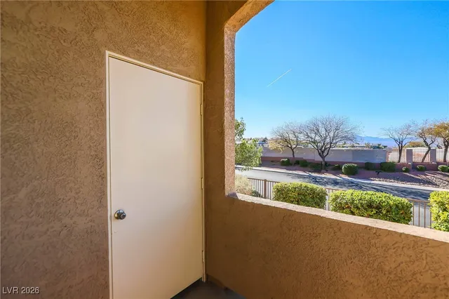$1,500 | 2305 West Horizon Ridge Parkway, Unit 213, Henderson, NV 89052