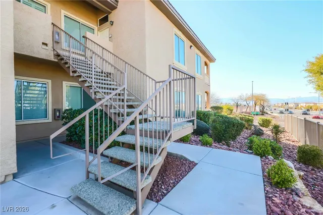 $1,500 | 2305 West Horizon Ridge Parkway, Unit 213, Henderson, NV 89052