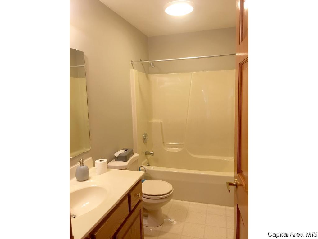 2205 Checkerberry Lane Springfield, IL 62711 - Photo 29 of 35