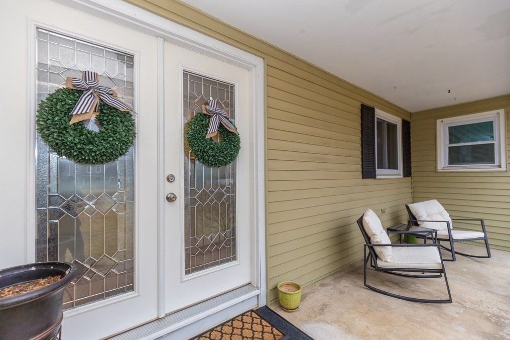96 Chamberlain Road Westford, MA 01886 - Photo 4 of 42 Gallery Image 4