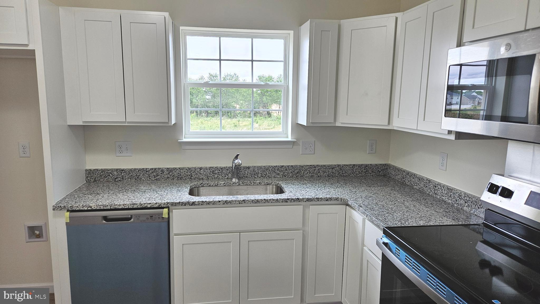 246 Doylestown Road Smyrna, DE 19977 - Photo 12 of 39 Kitchen - Granite Countertops