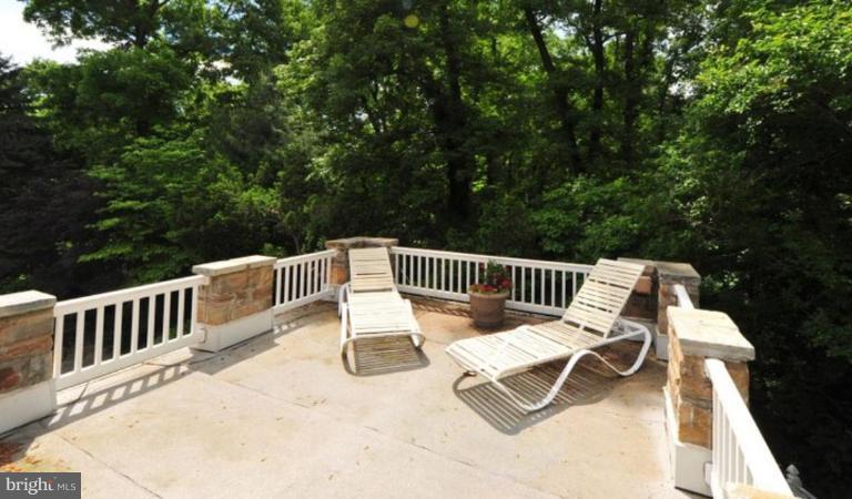 7837 Kent Road Alexandria, VA 22308 - Photo 21 of 30 DECK