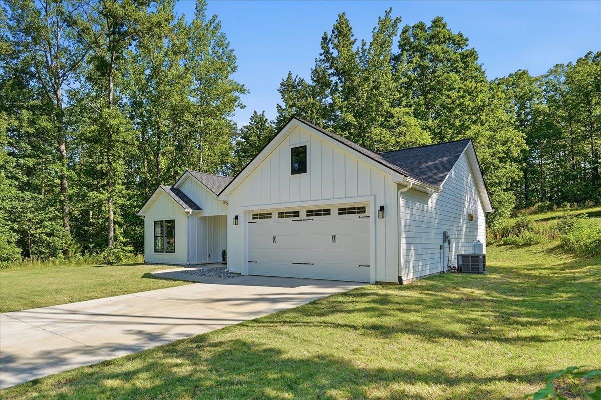 298 Red Hill Road Landrum, SC 29356 - Photo 2 of 29 Gallery Image 2