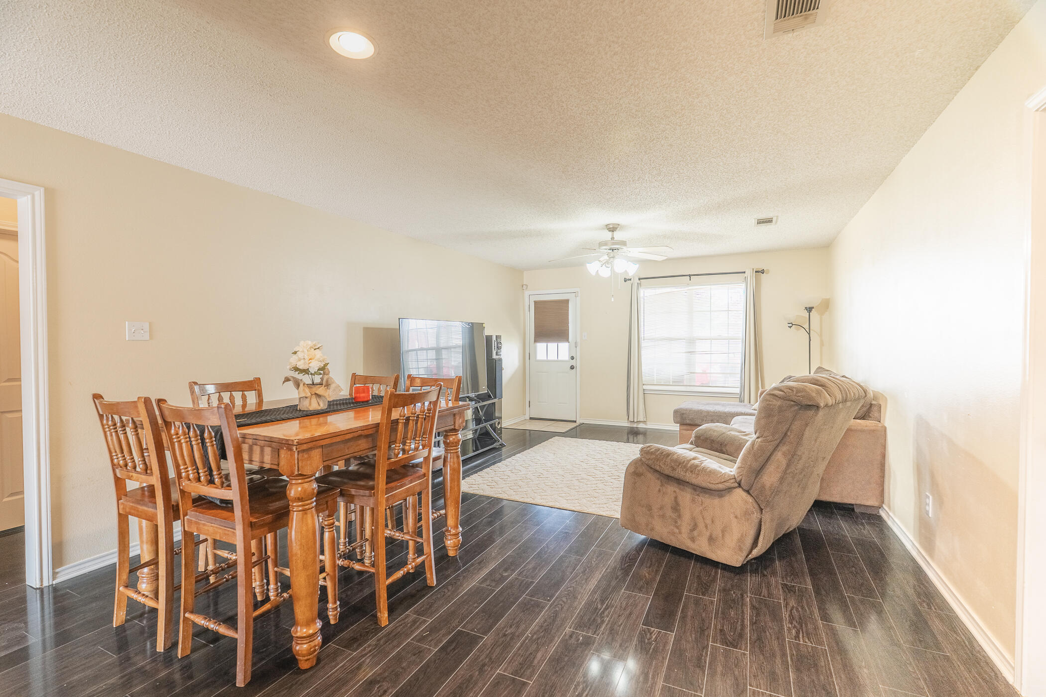4403 Kemper Street, Unit 2 Lubbock, TX 79416 - Photo 5 of 22 DSC03558-HDR