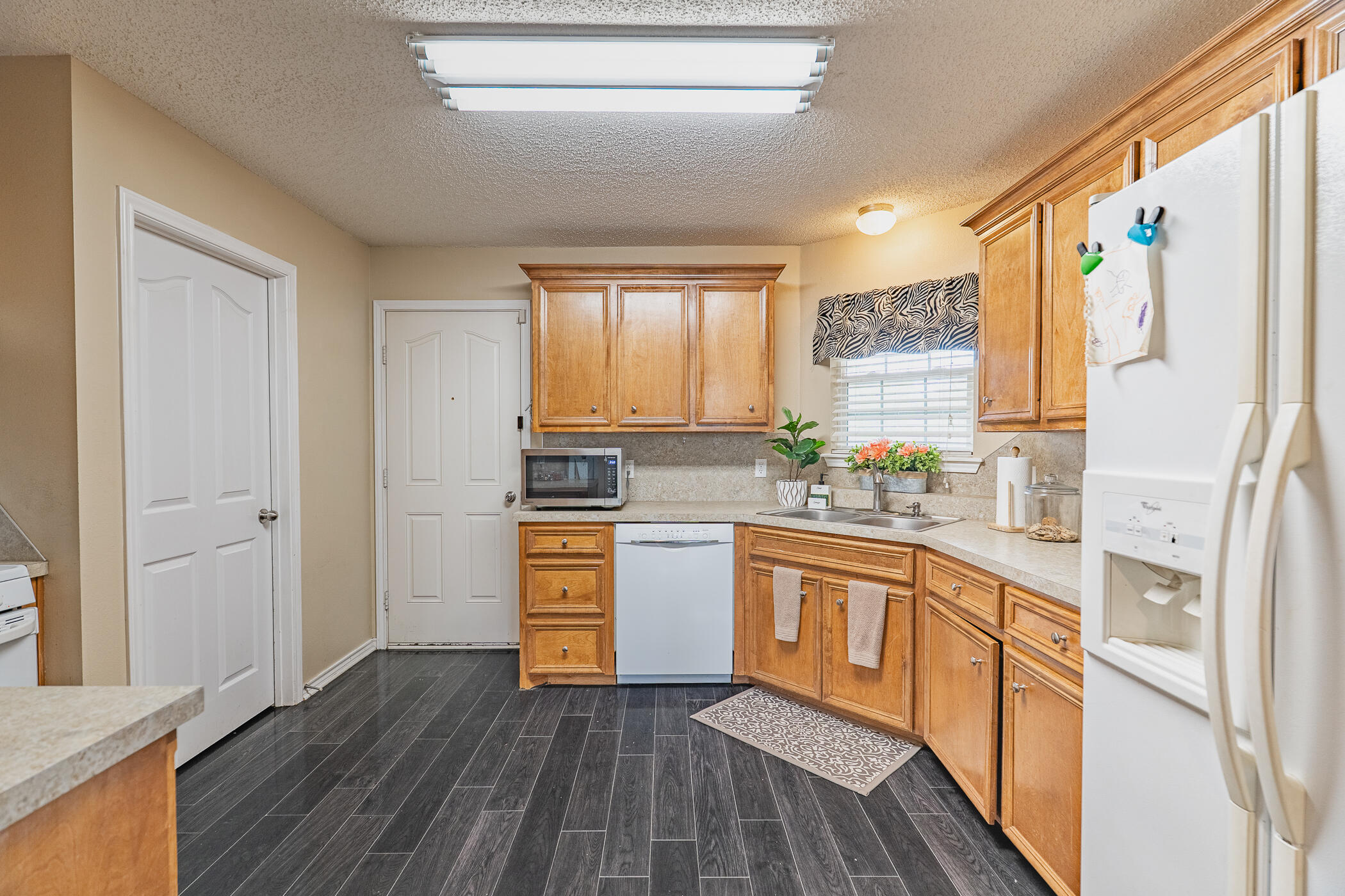 4403 Kemper Street, Unit 2 Lubbock, TX 79416 - Photo 7 of 22 DSC03567-HDR