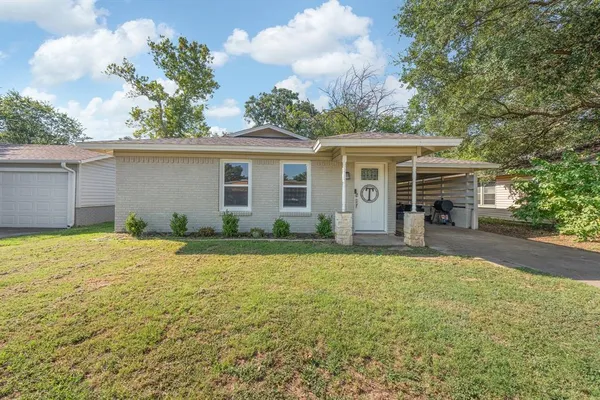 $214,900 | 809 Phillips Street, Cleburne, TX 76033