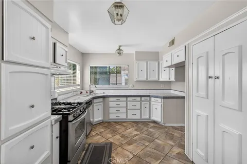 $1,590,000 | 7615 Kittyhawk Avenue, Los Angeles, CA 90045