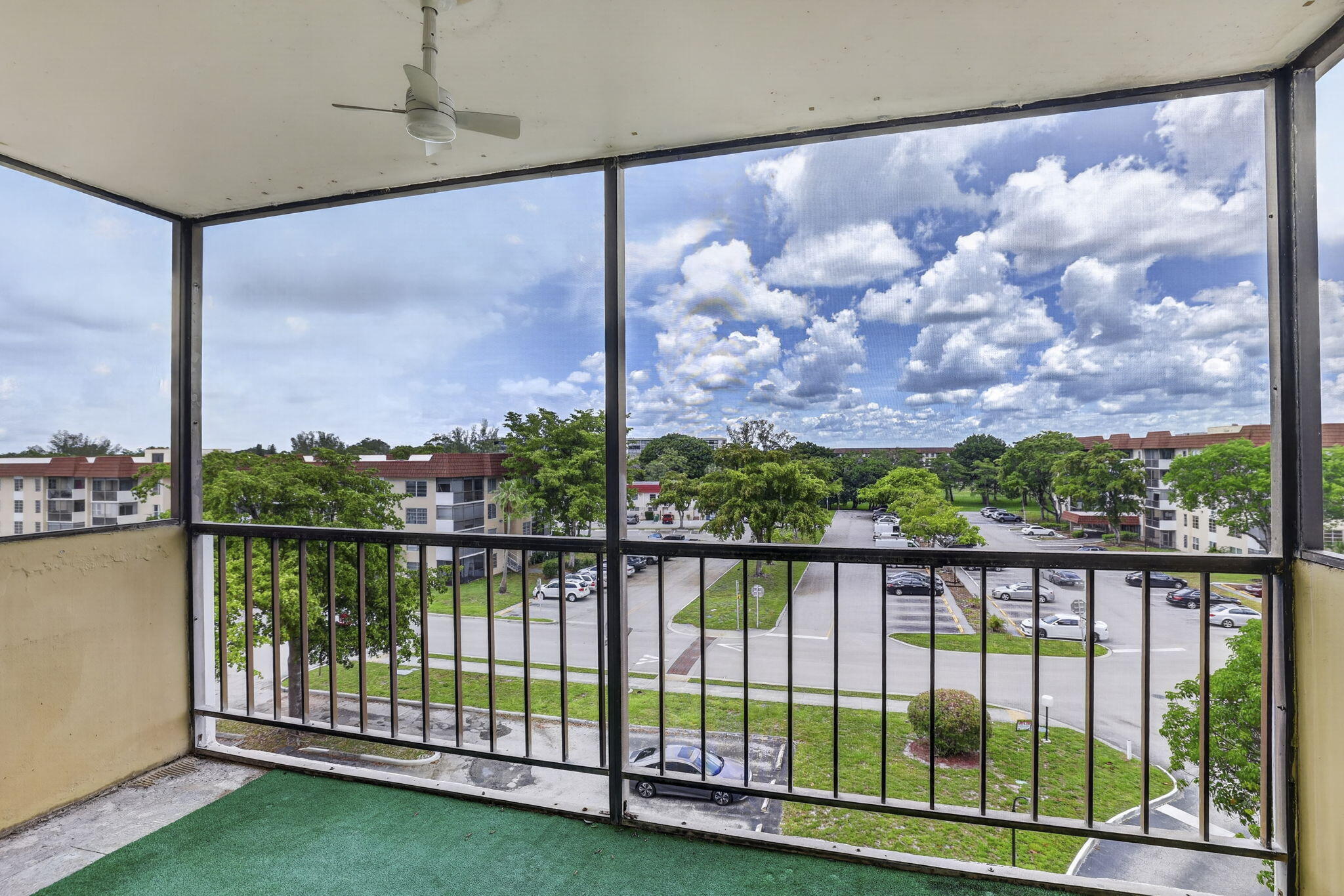 4174 Inverrary Drive, Unit 513 Lauderhill, FL 33319 - Photo 21 of 36 19-web-or-mls-8I8A2005