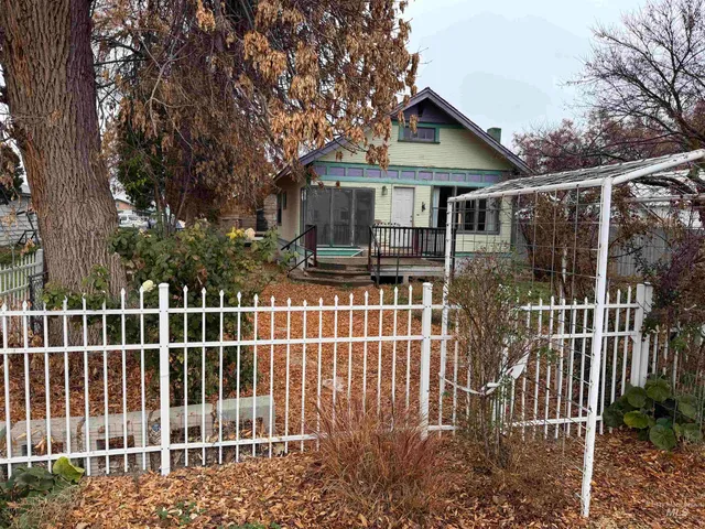 $199,900 | 28554 Highway 18, Parma, ID 83660