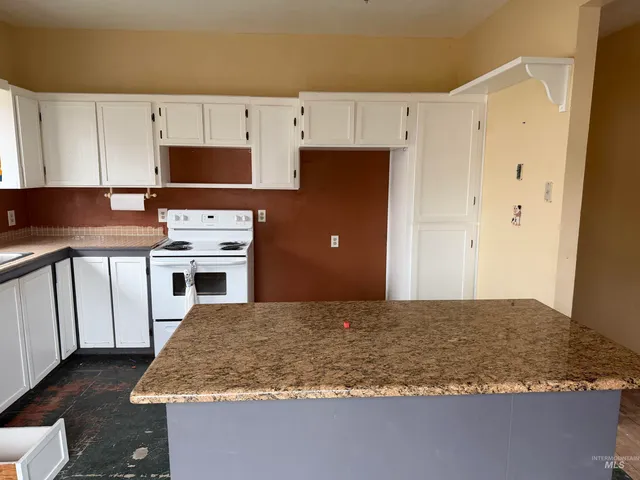 $199,900 | 28554 Highway 18, Parma, ID 83660