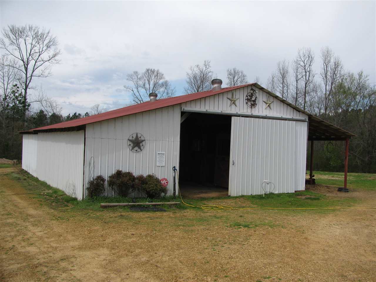 985 Foster Road Adamsville, TN 38310 - Photo 4 of 25 Gallery Image 4