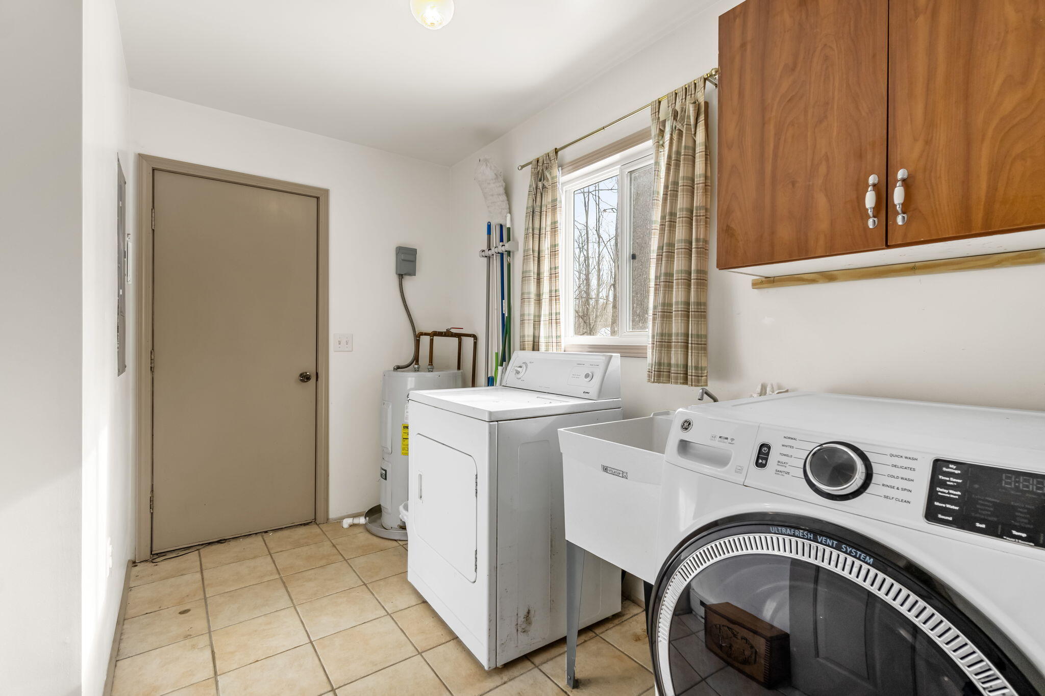 11643 Huntingdon Frederic, MI 49733 - Photo 17 of 25 Laundry